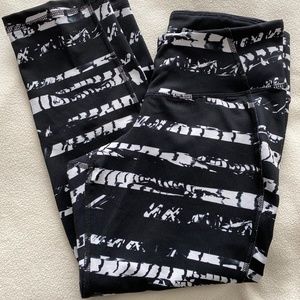 Old Navy Compression Workout Capri S